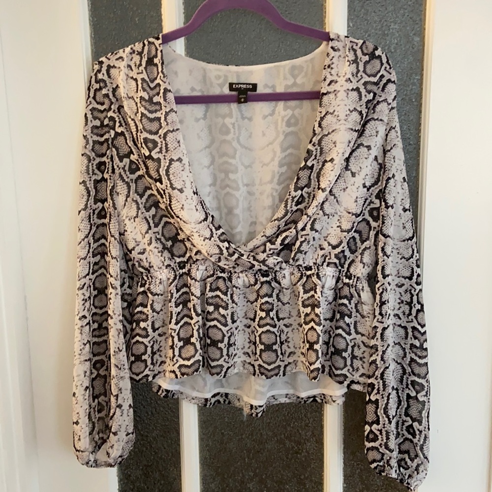Express snakeskin top w/ cinched waist and balloon sleeves